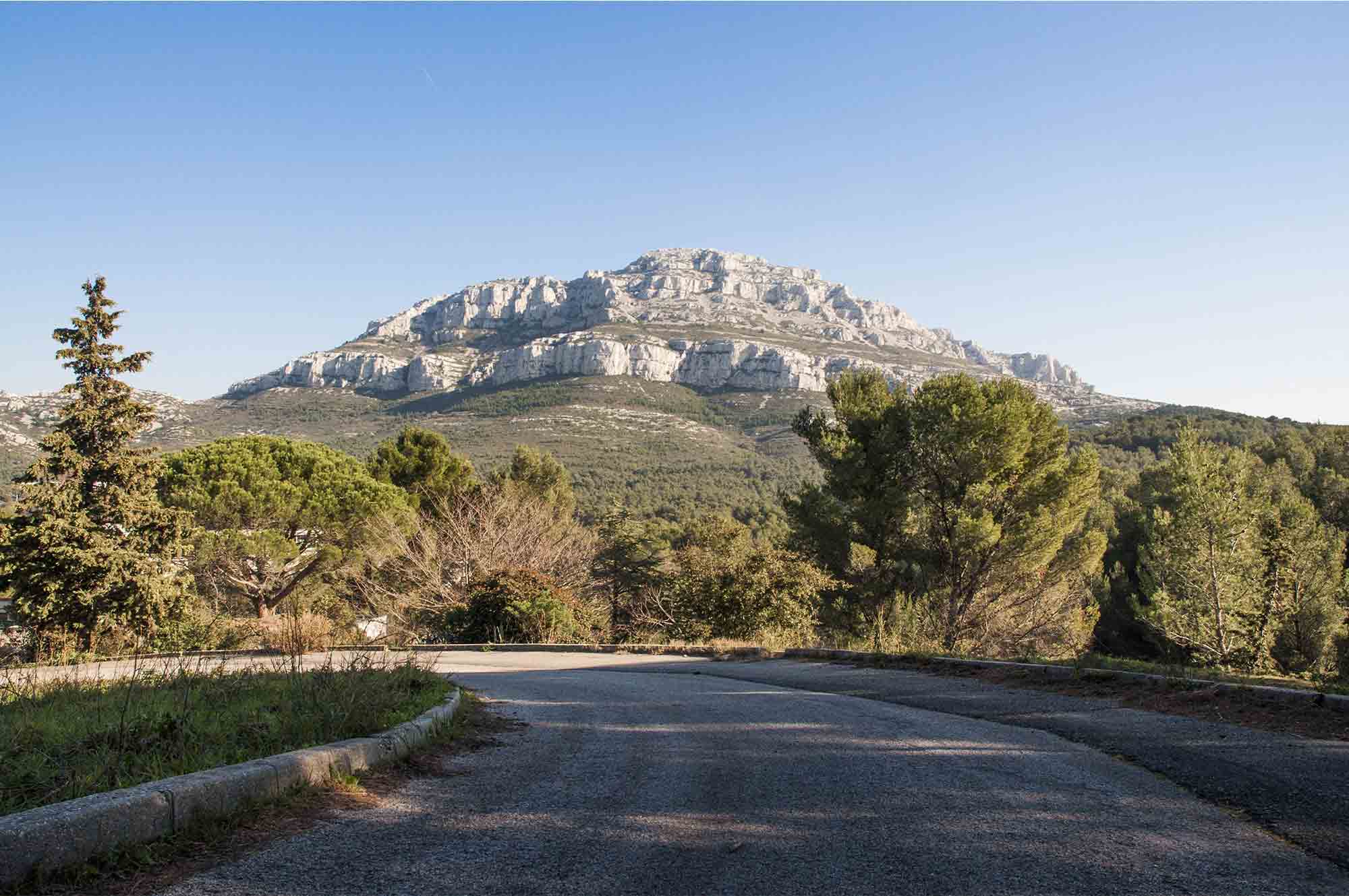 Manifesta 13 Parallèles du Sud - Manifesta 13 Marseille - Manifesta - Marseille - White Collage Mountain